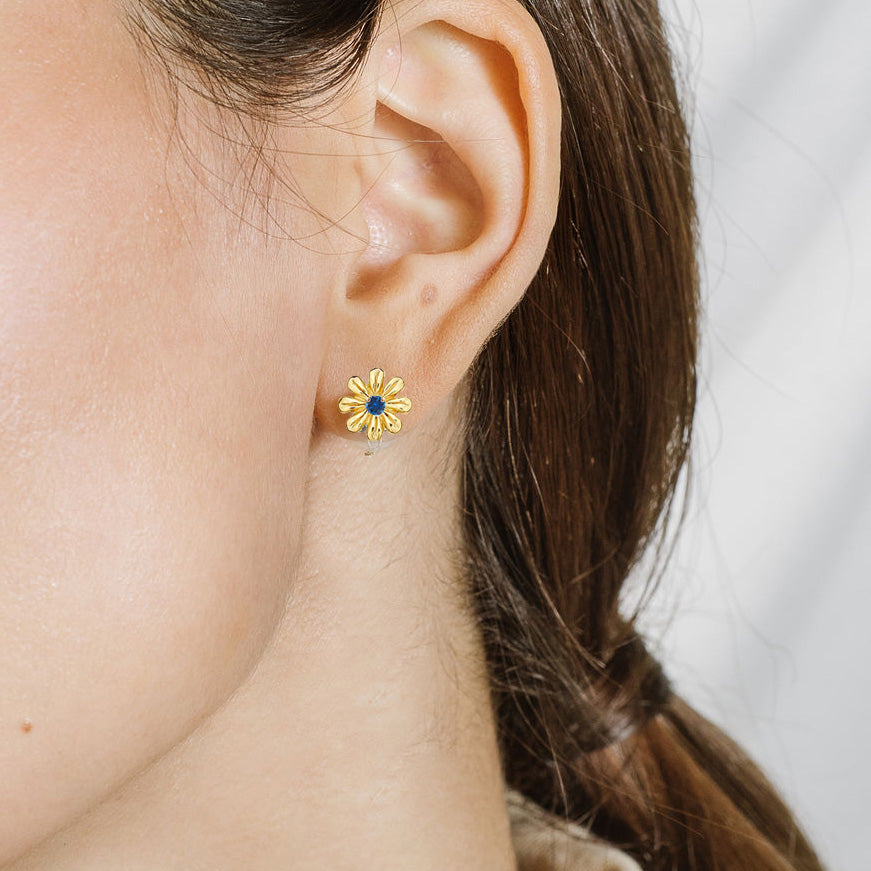 Gold Daisy Gem Stud Earrings – POPPY FINCH