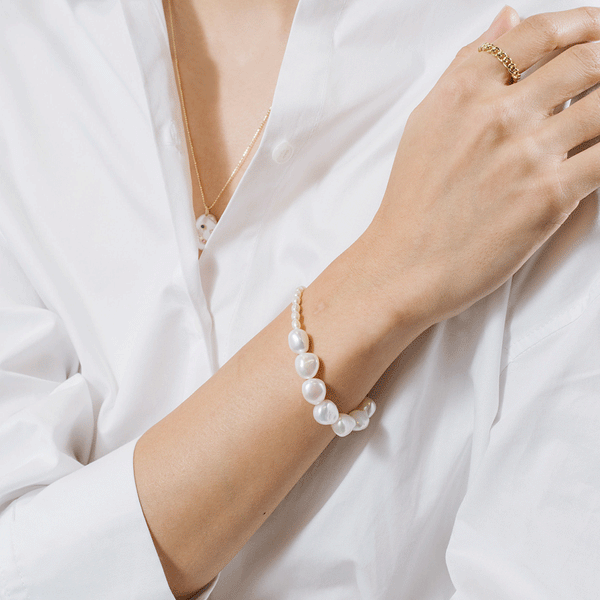 Poppy finch 2025 pearl bracelet