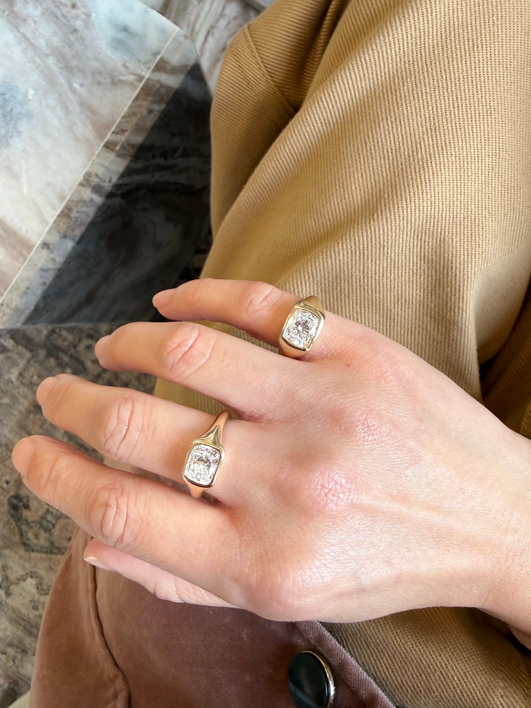 Bela Diamond Signet Ring