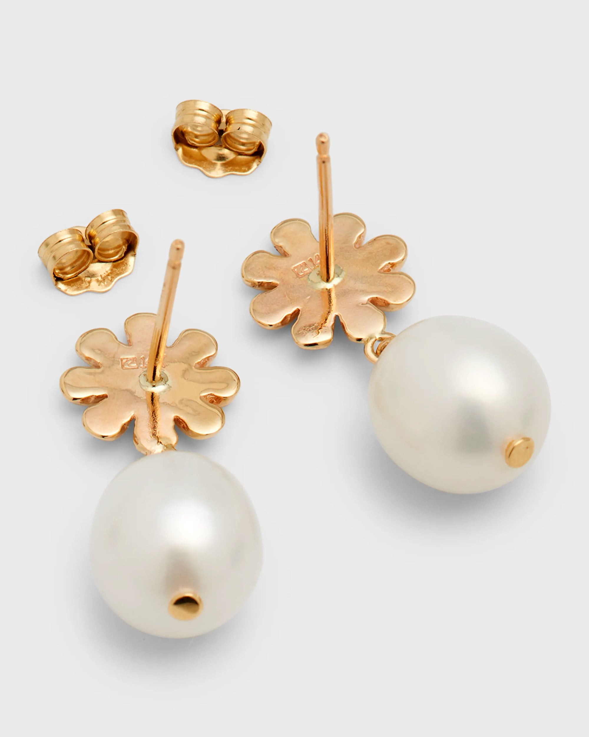 Gold Daisy Pearl Earrings