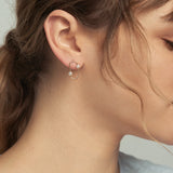 Mismatch Pearl Oval Earrings
