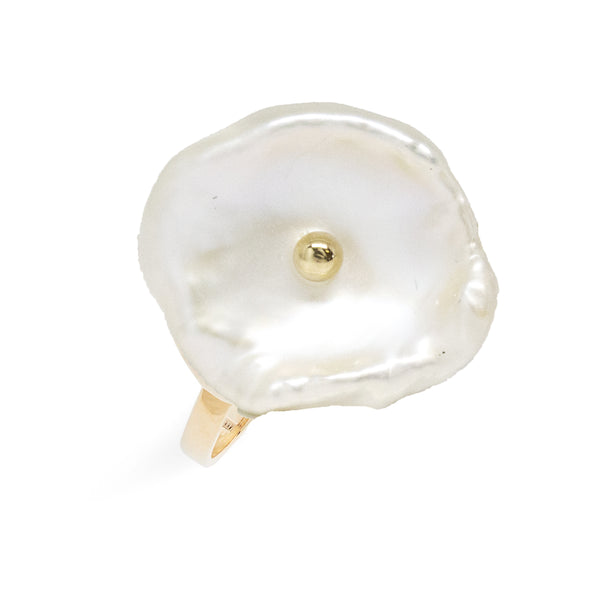 Petal Pearl Gold Dot Ring