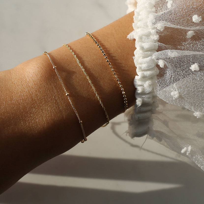 Thin gold line bracelet deals