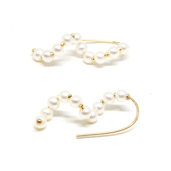 Baby Pearl Short Wave Earrings